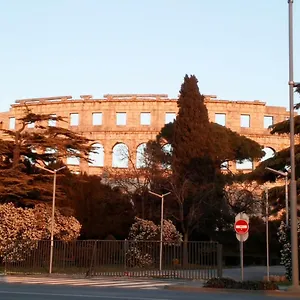 Apartment In Center Pula